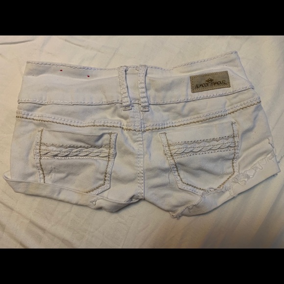 White Almost Famous shorts - Picture 2 of 2